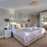 La Place Country St Aubin