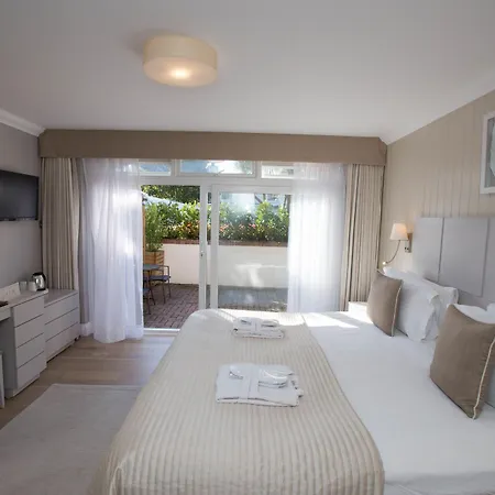 La Place Country St Aubin