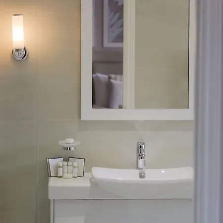 La Place Country St Aubin