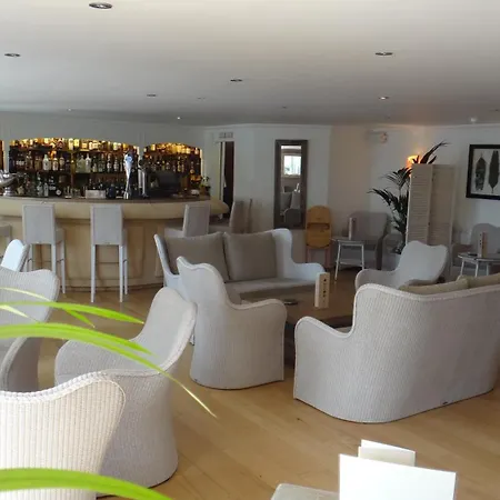 La Place Country St Aubin