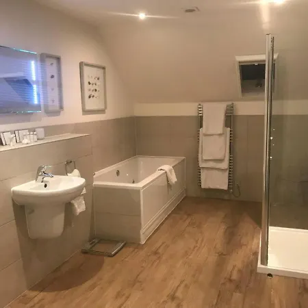 La Place Country Hotel 4*