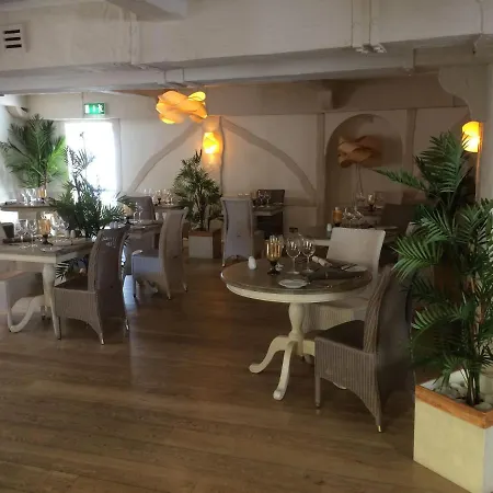 La Place Country מלון