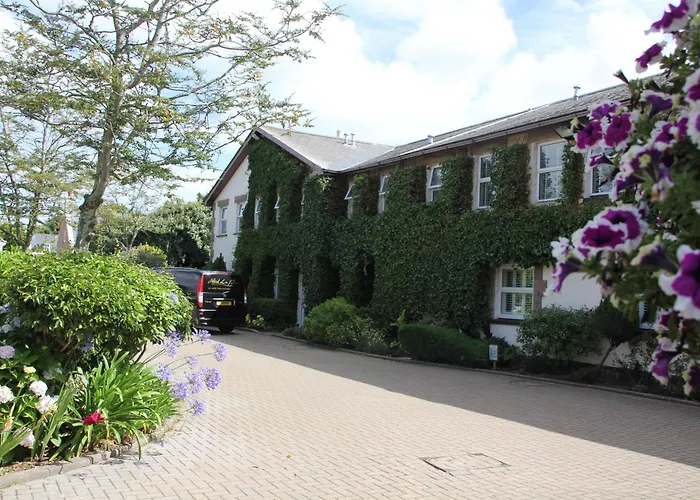 La Place Country St Aubin