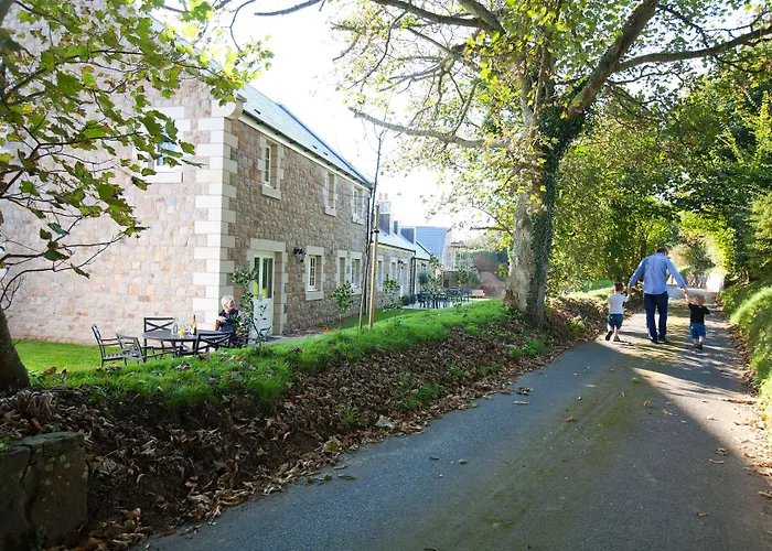La Place Country St Aubin