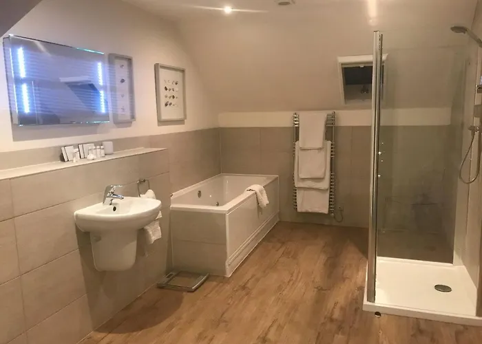 La Place Country Hotel 4*