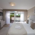 La Place Country St Aubin