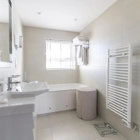 La Place Country Hotel St Aubin