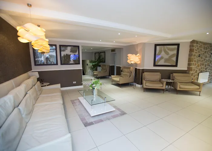 La Place Country Hotel 4*