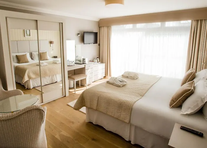 La Place Country St Aubin