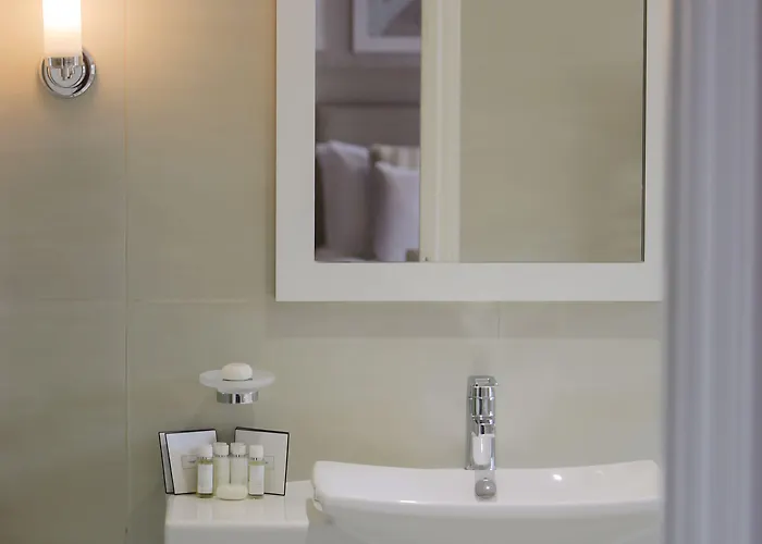 La Place Country St Aubin