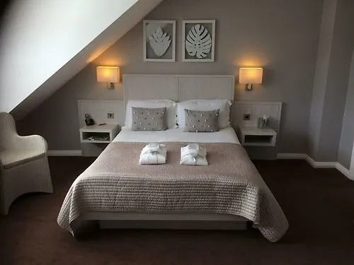 La Place Country Hotel