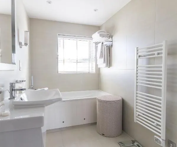 La Place Country Hotel St Aubin